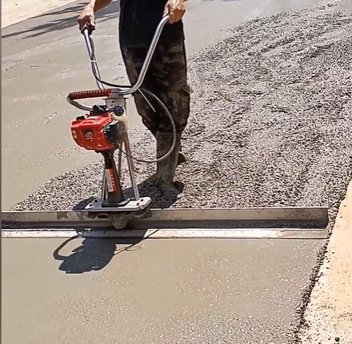 سعر مخفض لآلات تسوية الخرسانة  - مراجعة Concrete Vibrator وسعره